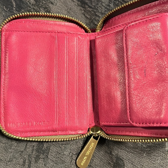 Small Wallet - Picture 2 of 3